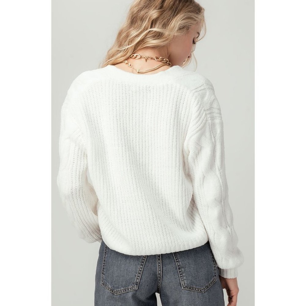 NEW  Super Soft Cable V neck Cropped Knit Chenille Sweater Cardigan White - Picture 5 of 10